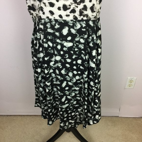 Like new!! Simply Vera Vera Wang Dress L Black White Sleeveless Elastic Wasit - Picture 5 of 14